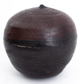 Toshiko Takaezu Style Closed Form with Rattle