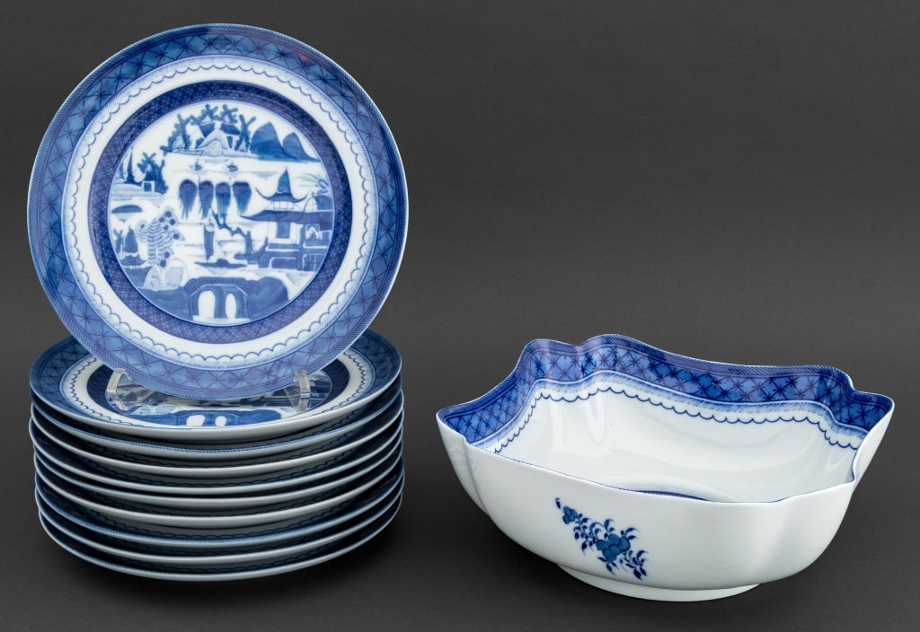 Mottahedeh "Blue Canton" Porcelain Service for 10 (1 of 12)