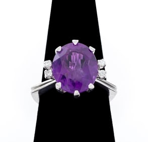 18K White Gold Amethyst Diamond Ring