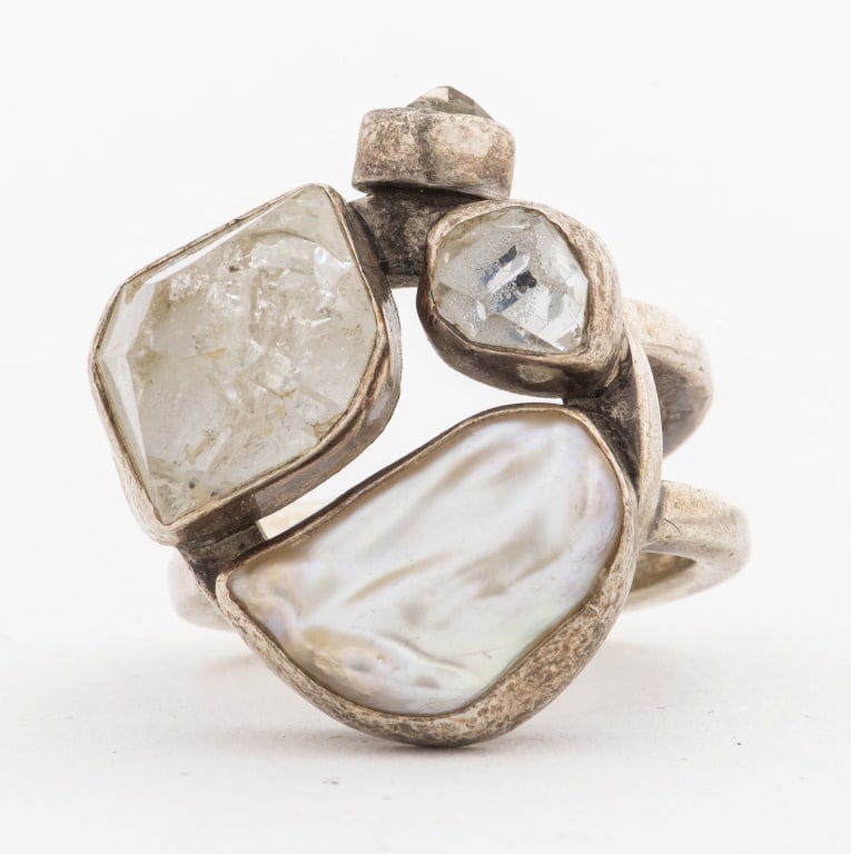 Lilly Barrack Silver Rock Quartz & Pearl Ring (1 of 8)