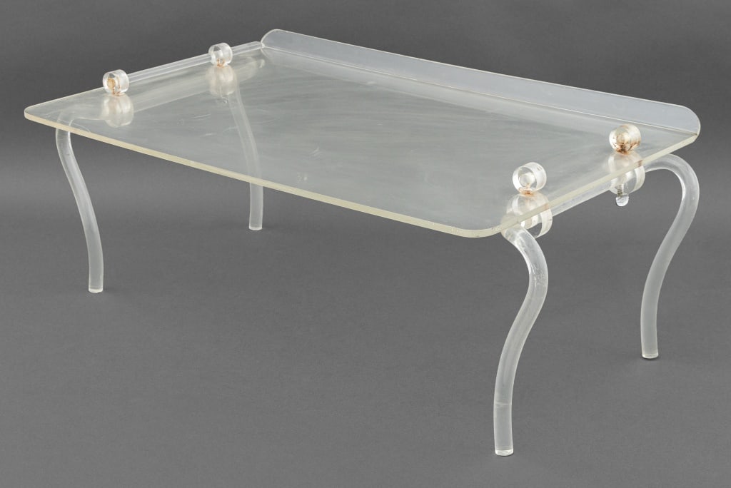 Dorothy Thorpe Lucite Serving Tray: Dorothy Thorpe Lucite Serving Tray, with adjustable twisted lucite tubular legs and handles. 3.75" H x 23.75" W x 15.5" D. Provenance: From the Fifth Avenue Estate of Sherle Wagner. Keywords: Modern F