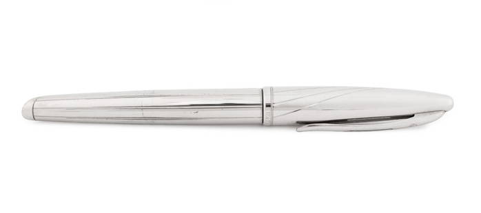 Waterman Paris 18K Gold Nib Fountain Pen: Waterman Paris 18K White Gold Nib Fountain Pen, nib size M, chased silvered metal case, made in France. 5.5" H x 0.5" Diameter. Provenance: From a New York City Collection. Keywords: Designer, French,