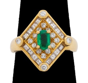 18K Yellow Gold Emerald Diamond Ring