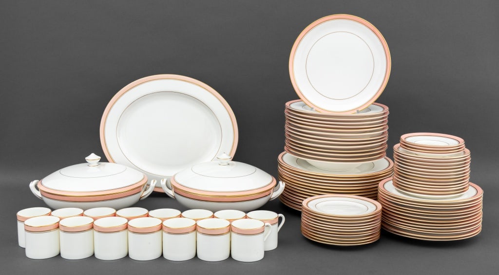 Royal Worcester Porcelain Tableware Set, 87 Pcs.: Royal Worcester Porcelain Tableware Set, in the rose "Howard" pattern, with gilt rim, comprising: (14) fourteen dinner plates, (15) fifteen teacups, (13) seventeen saucers, (4) four, small saucers, (1