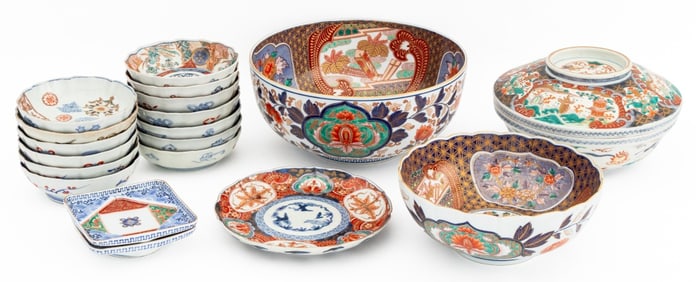 Japanese Imari Porcelain Tableware, 19 Pcs.