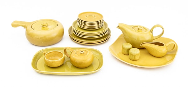 Russel Wright Ceramic Fiestaware Service, 25