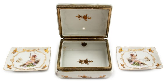 French Belle Epoque Porcelain Cendrier