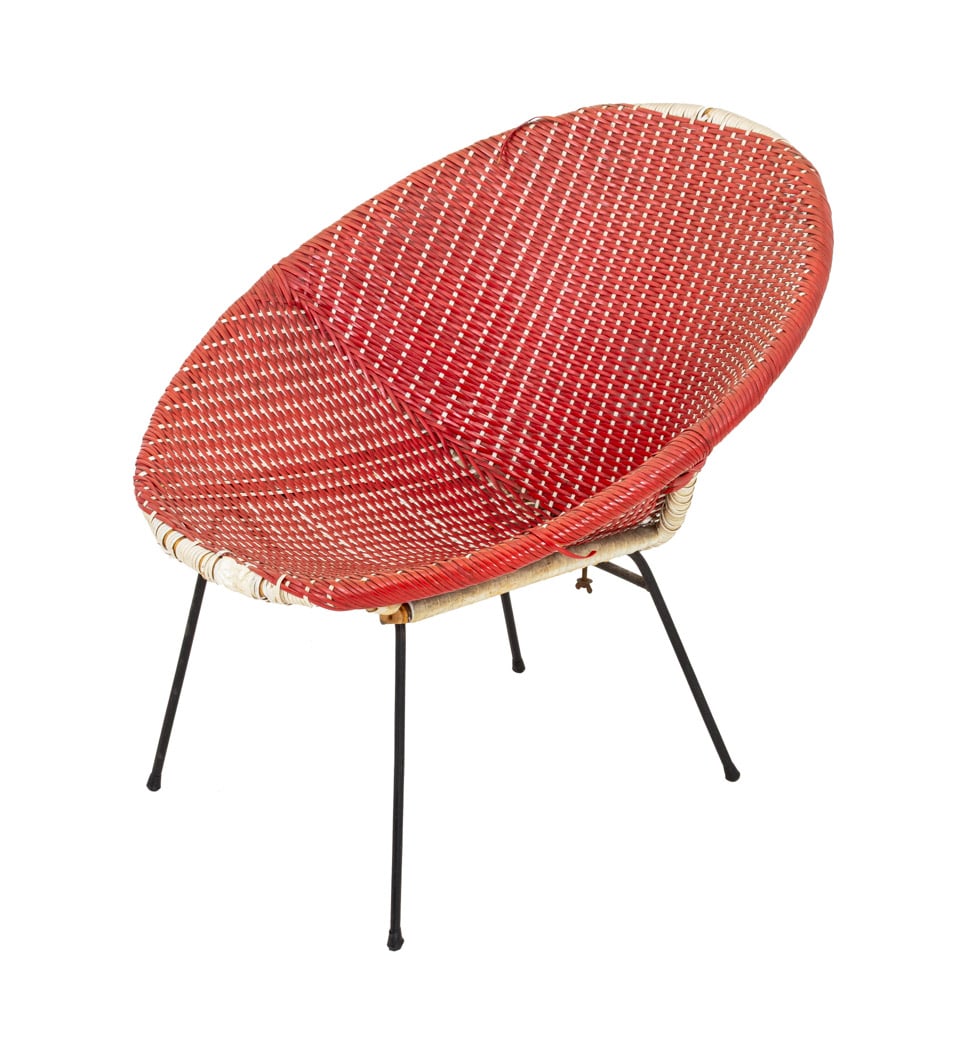 Mid-Century Modern Woven Vinyl Sputnik Chair: Mid-Century Modern Woven Vinyl Sputnik Chair, in red and white mounted on four wrought iron legs. 26.5" H x 26.5" W x 23" D; seat: 14" H. Provenance: From a Long Island, New York Estate. Keywords: Vin