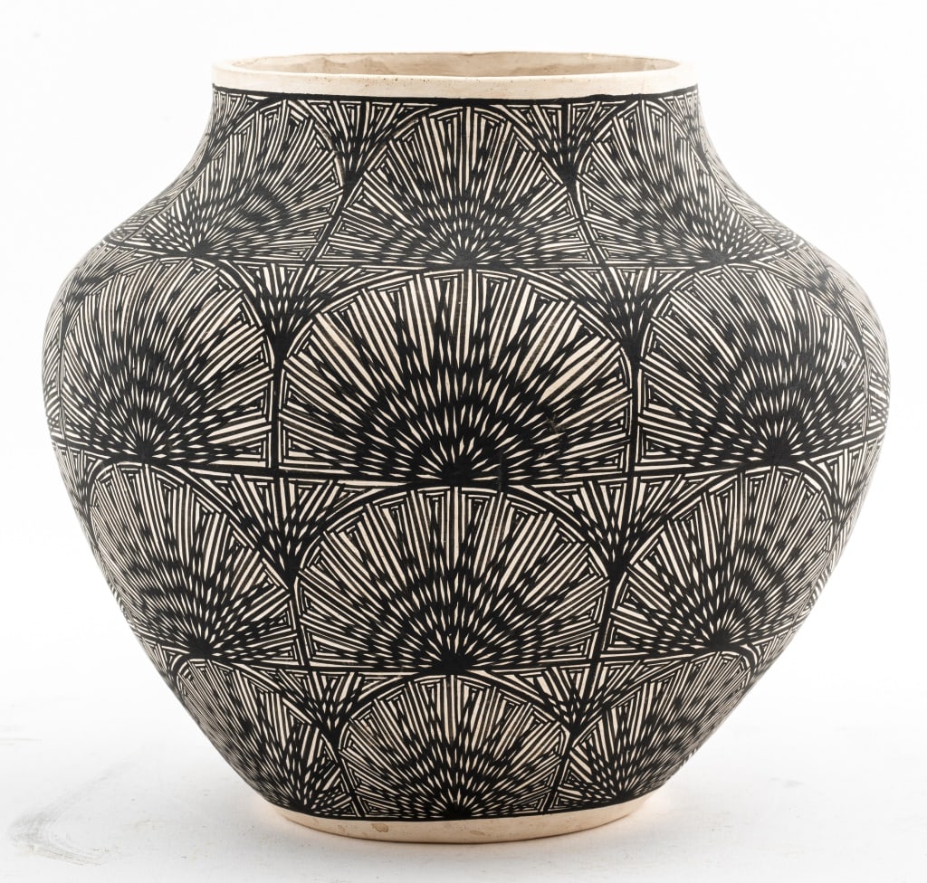 Victorino Acoma Pueblo Pottery Vessel (1 of 7)