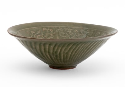 Chinese Olive Green Celadon Glazed Ceramic Bowl