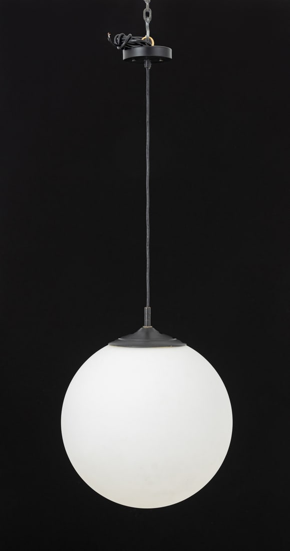 Sean Lavin x Visual Comfort Leo Globe Pendant Lamp (1 of 5)