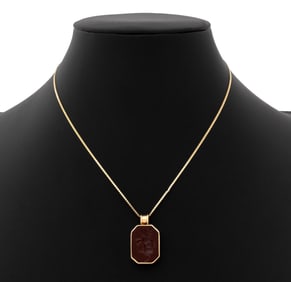 14K Yellow Gold Carnelian Pendant Necklace