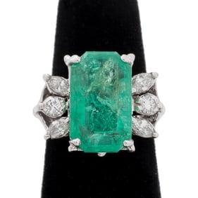 14K White Gold Emerald Diamond Ring