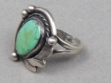 Southwest Native American Silver Turquoise Ring