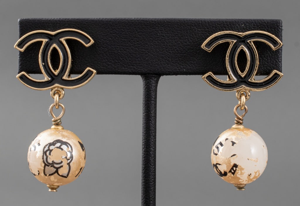 Chanel Runway Gold-Tone Faux Pearl Icon Earrings (1 of 9)