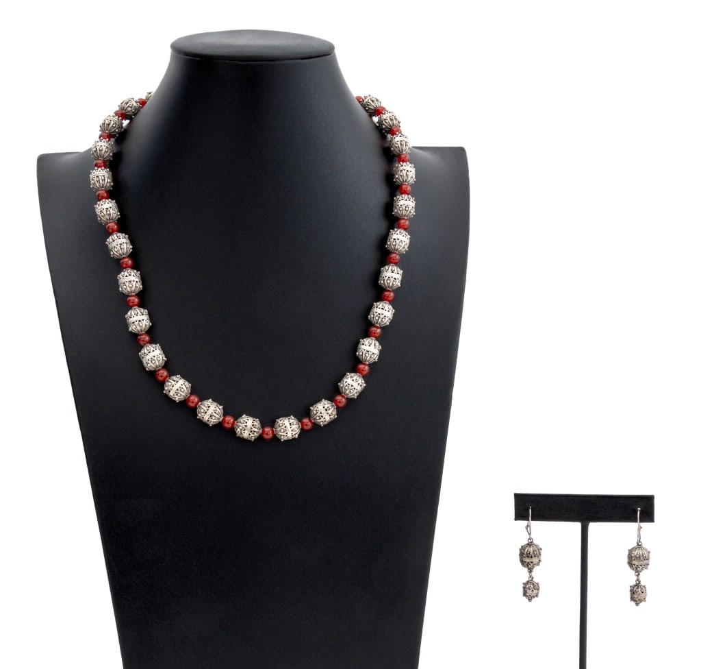Middle Eastern Silver and Carnelian Jewelry Set, 2 (1 of 6)