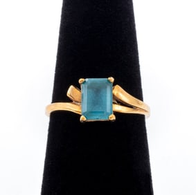 Vintage 10K Yellow Gold Blue Topaz Ring