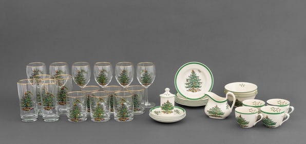 Spode "Christmas Tree" Tableware Service, 33 Pcs.