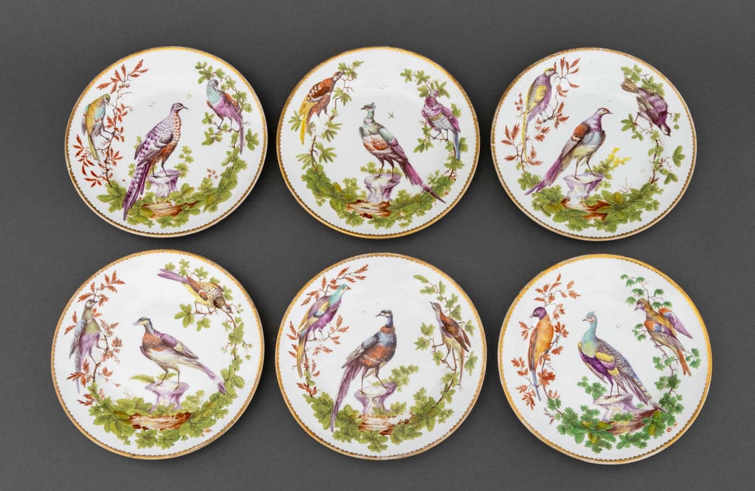 Chelsea Derby Bird Porcelain Plates, 18th C., 6: Set of Six Chelsea Derby Bird Pattern Porcelain Plates, 18th century, each with hand-painted decoration and gilt rim. 8.5" Diameter x 1" H. Provenance: Property from a Bunny Williams decorated 5th Ave