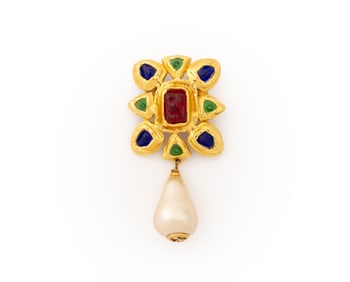 Chanel Runway Gripoix Gold-Tone Metal Brooch