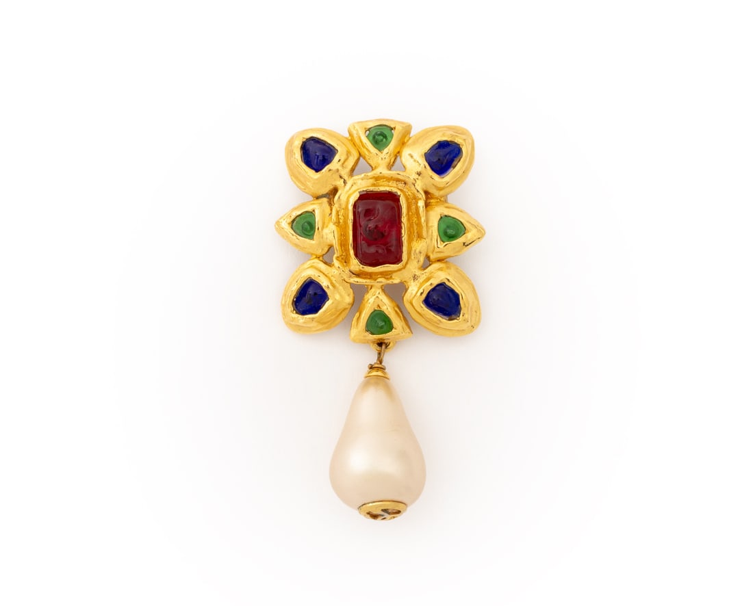 Chanel Runway Gripoix Gold-Tone Metal Brooch (1 of 6)