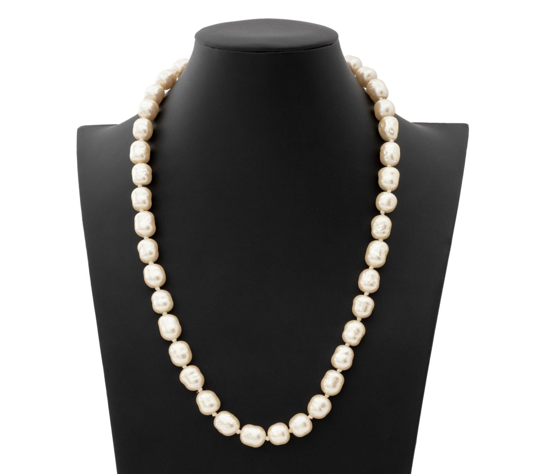 Chanel Runway Faux Baroque Pearl Necklace, 1981 (1 of 7)