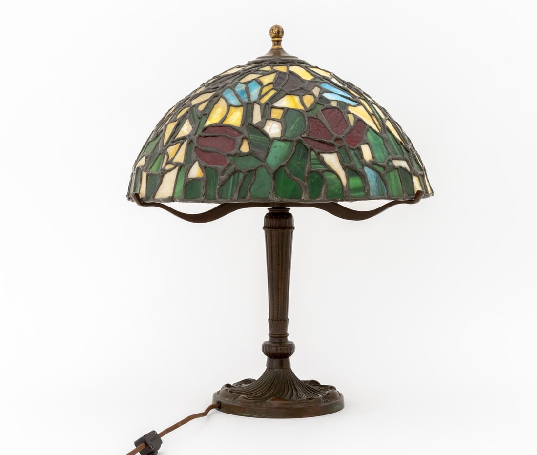Tiffany Studios Style Stained Glass Table Lamp - 8