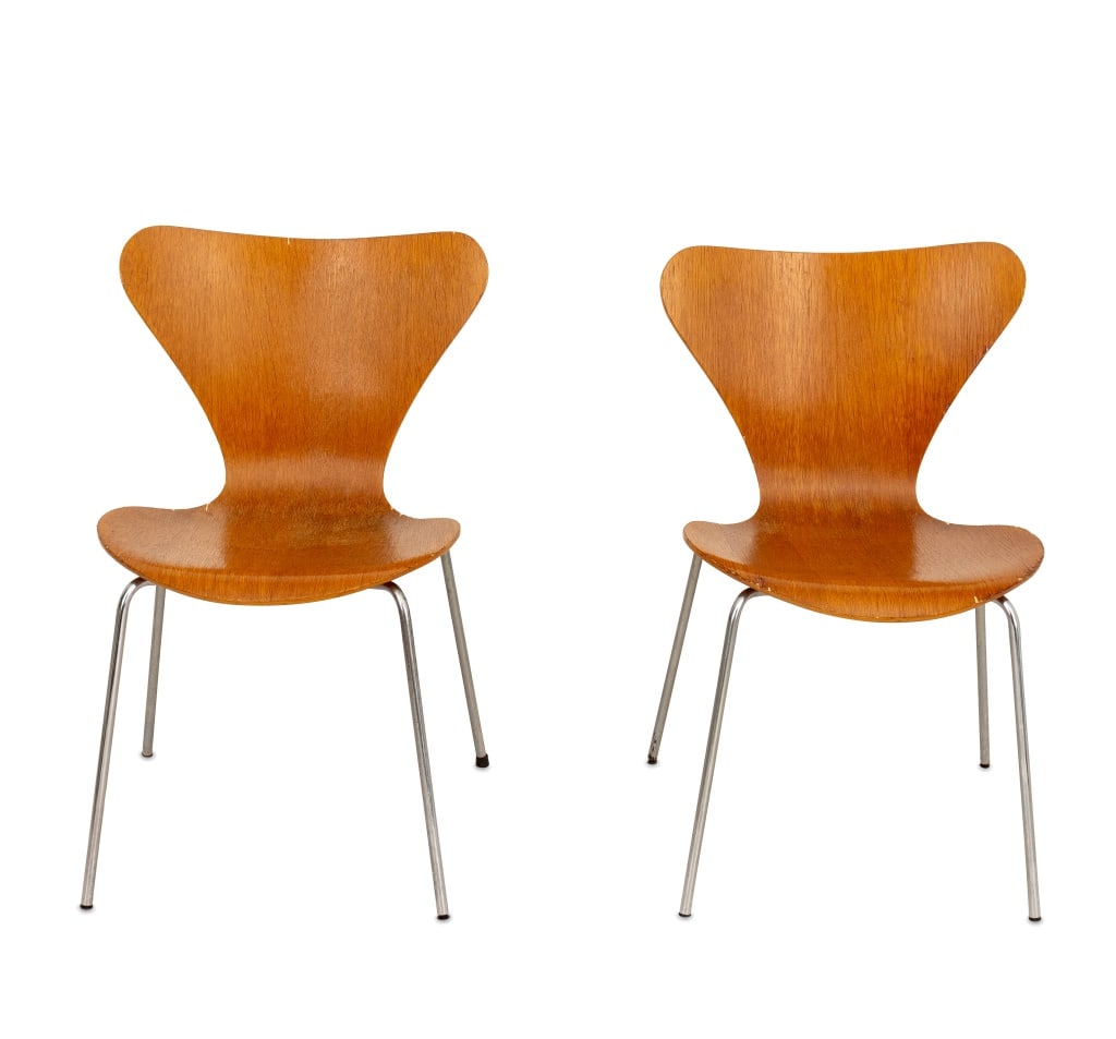 Arne Jacobsen x Fritz Hansen Series 7 Chairs, Pair (1 of 5)