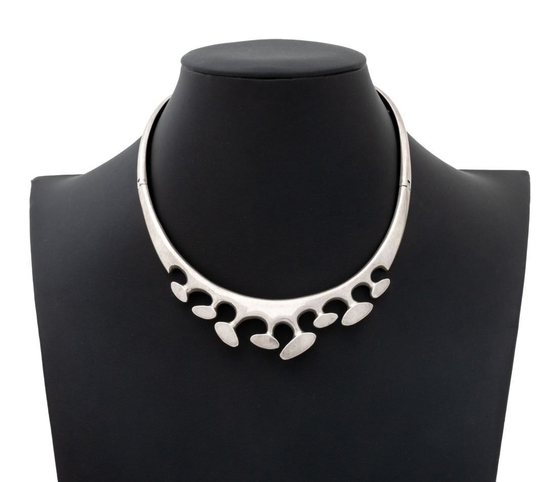 Sigi Pineda Taxco Sterling Silver Collar Necklace: Sigi Pineda Taxco Sterling Silver Collar Necklace, designed as hinged collar necklace, joined with box and tongue clasp, marked: "250 Eagle logo STERLING HECHO EN MEXICO Sigi Taxco". Measuring approx.