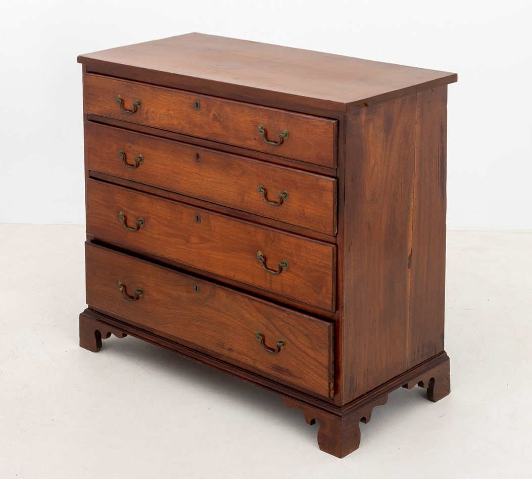 American Mahogany Chest of Drawers - 4