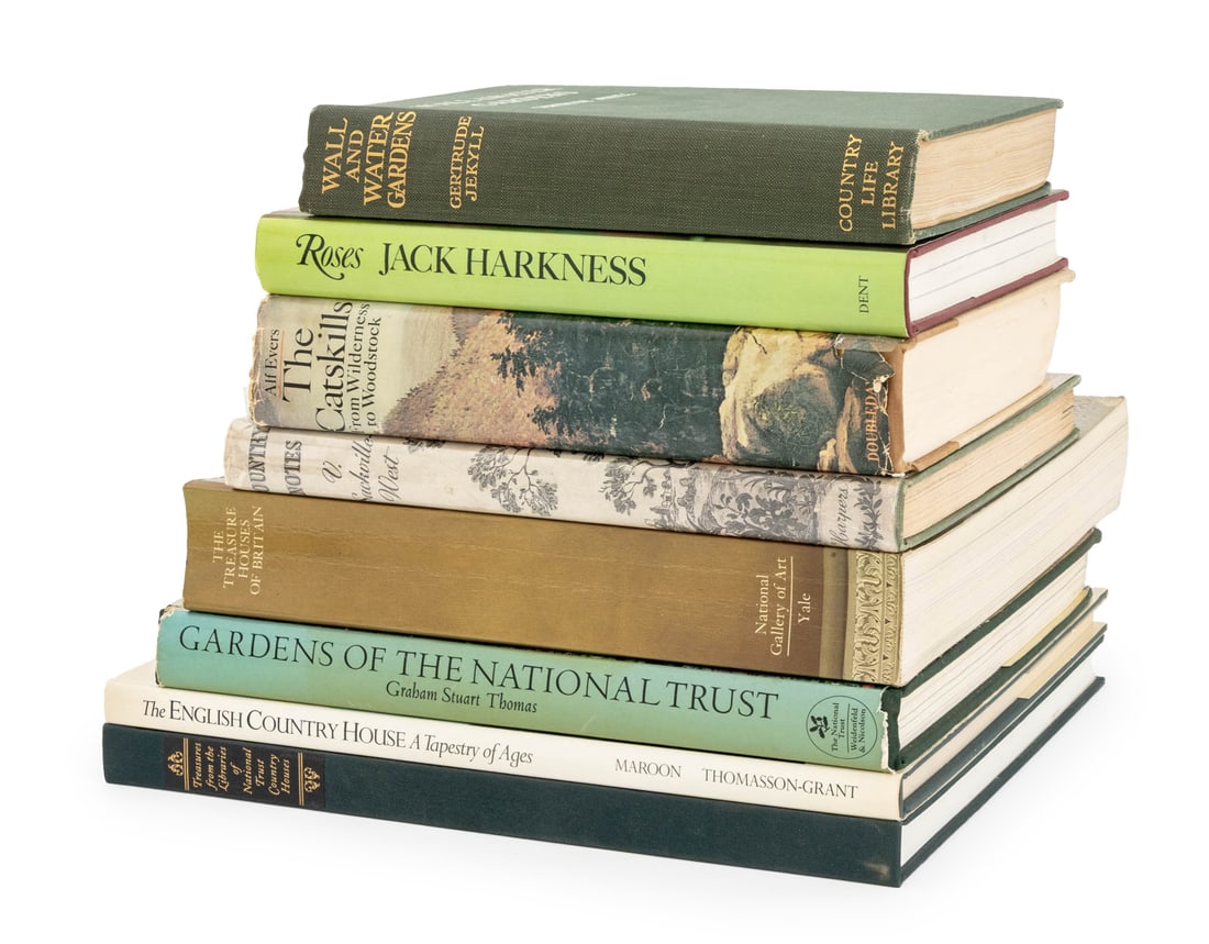 Books on Gardens, 8: Collection of Eight Books on Gardens, comprising: "Gardens of the National Trust", Thomas, Graham Stuart, "Treasures from the Libraries of National Trust Country Houses", Barker, Nicolas, "The