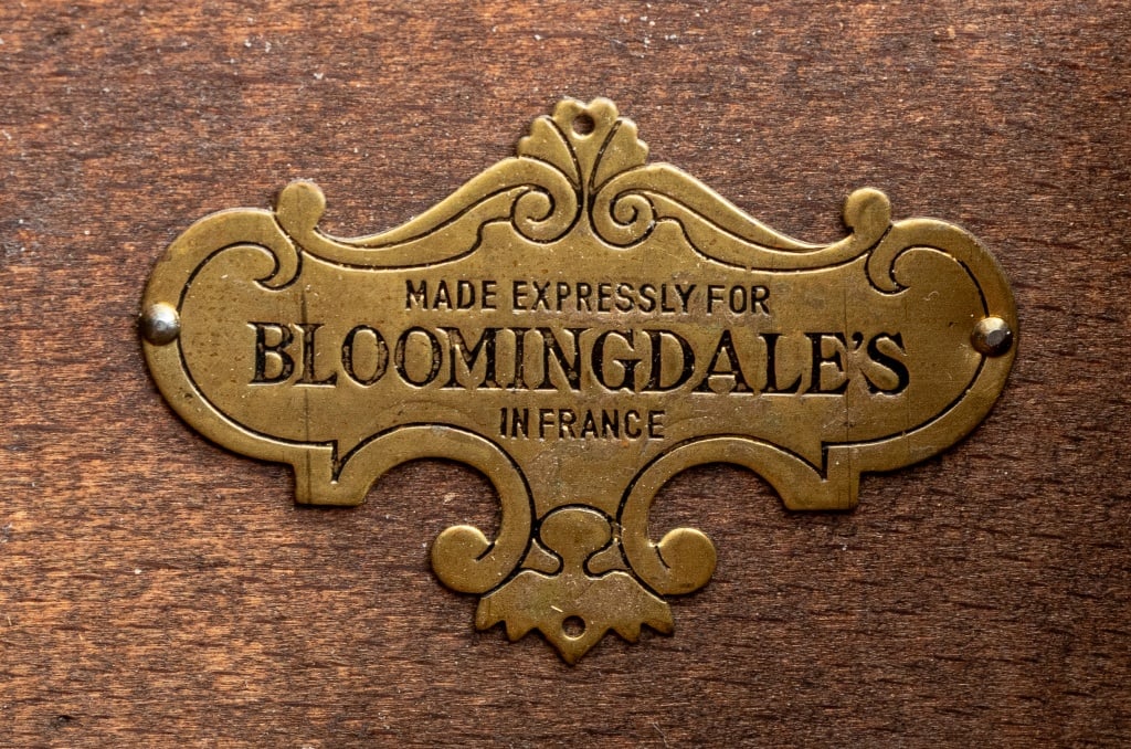 French Provincial Walnut Commode - 6