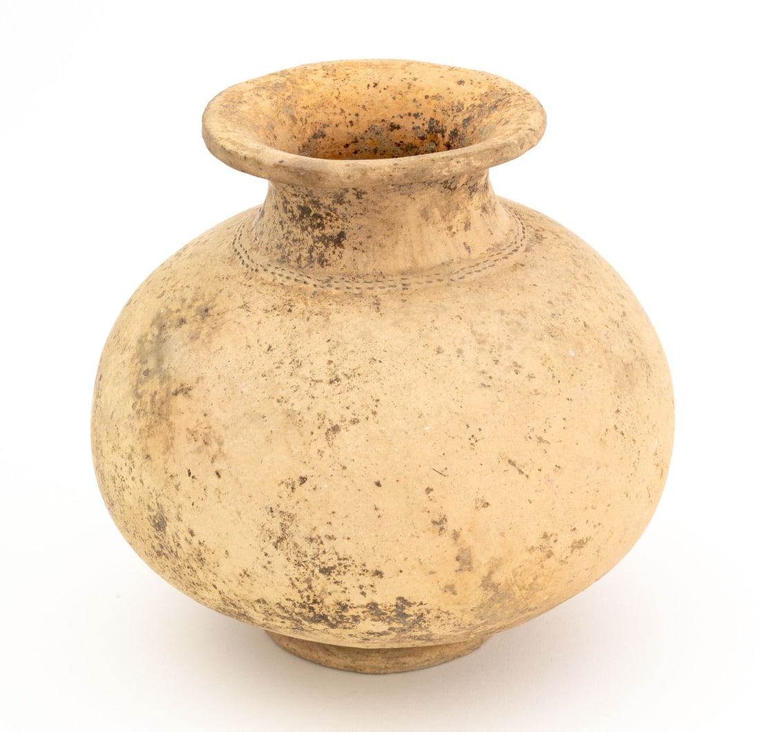 Pre-Columbian Pottery Ovoid Vase - 2