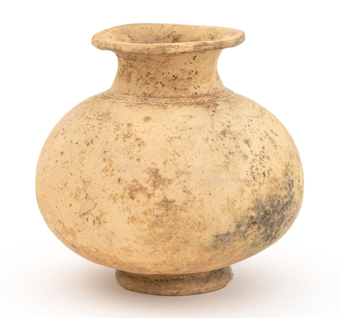 Pre-Columbian Pottery Ovoid Vase - 4