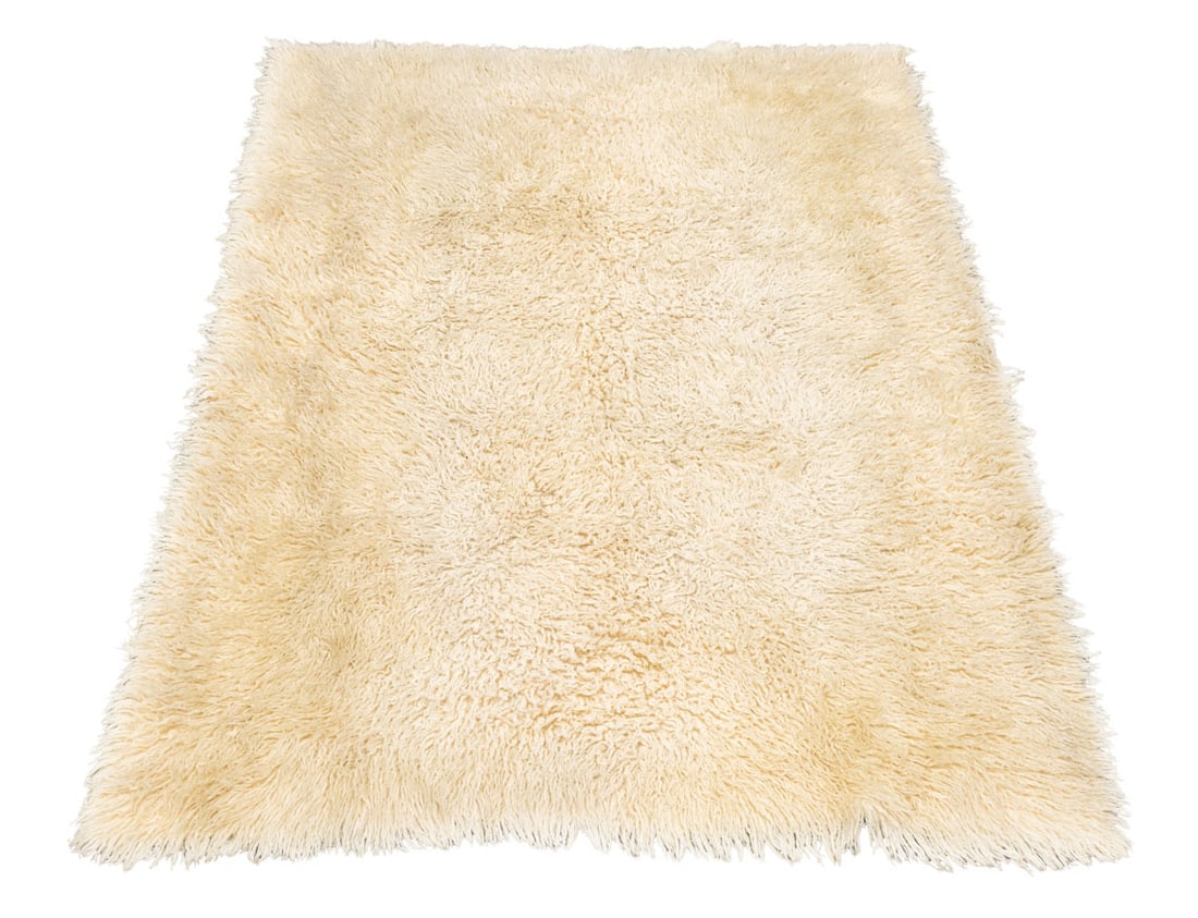 White Sheep Wool Rug, 8' 1" x 6' 3": White Sheep Wool Rug. 8' 1" L x 6' 3" W. Provenance: From a Long Island, New York Estate. Keywords: Carpets, Area rugs, Shag rug, Wool, Flokati, Textiles, Floor coverings, Interior design, Decorative