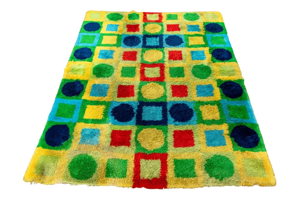Geometric Rya Rug Shag Carpet, 11' 6.5" x 8' 8": Geometric Design Rya Rug Green Ground Shag Carpet. Soiling. 11' 6.5" L x 8' 8" W. Provenance: From a Greenwich, Connecticut Collection. Keywords: Area Rugs, Scandinavian, Floor covering, Textile,