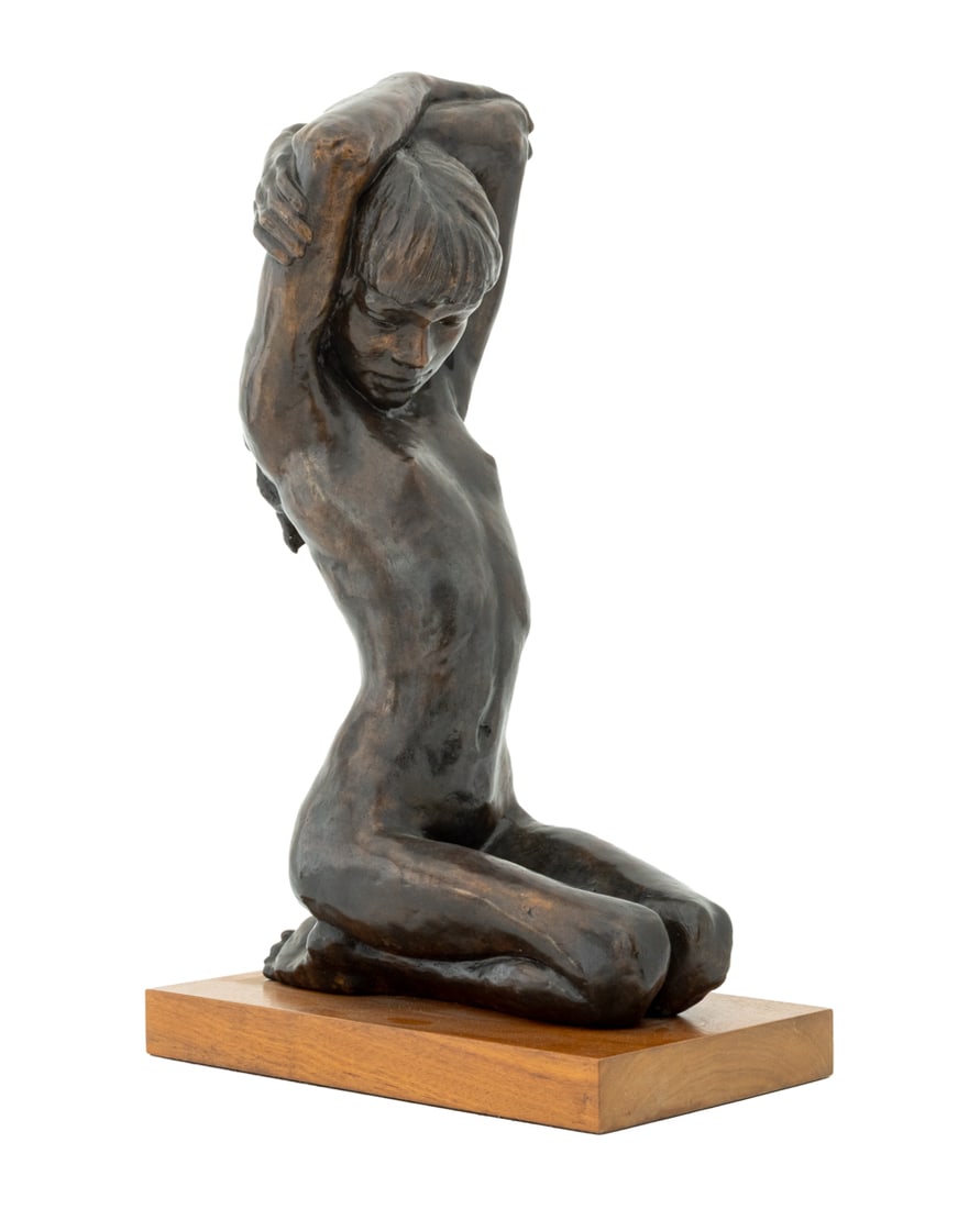 Desmond Fountain Kneeling Nude Patinated Bronze: Desmond Hale Fountain (Bermudan, b. 1946) Kneeling Nude Female Figure Patinated Bronze Sculpture, signed, numbered edition "4/4", with London foundry mark to leg, mounted atop a wooden plinth. Overall