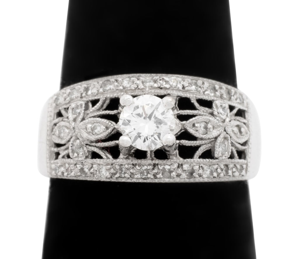 18K White Gold Diamond Ring (1 of 7)