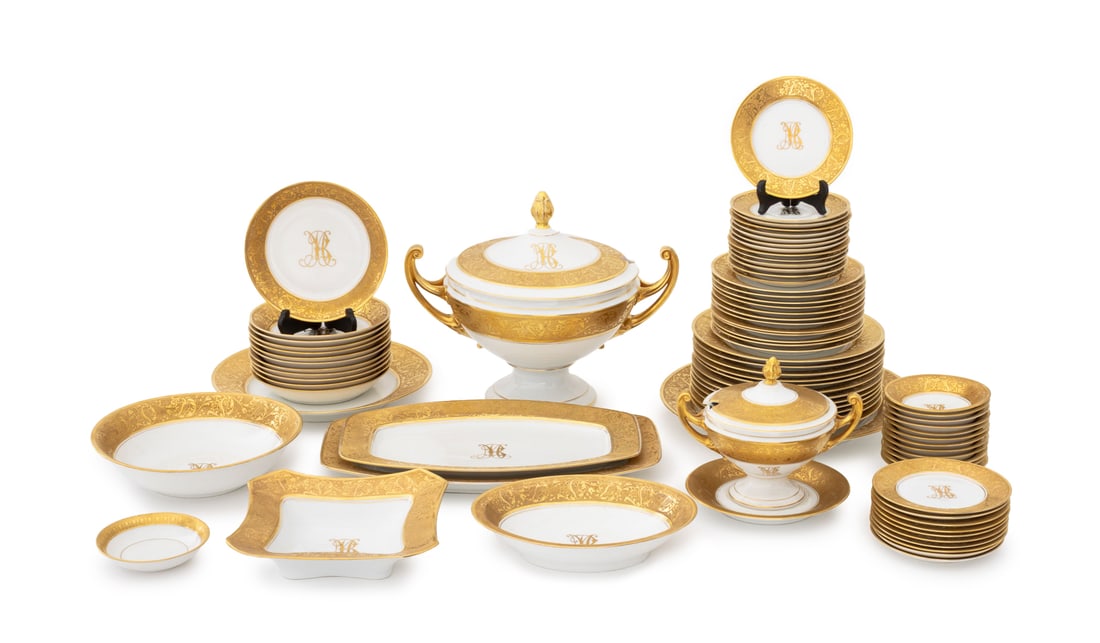 Hutschenreuther Porcelain Dinner Service for 12 (1 of 15)