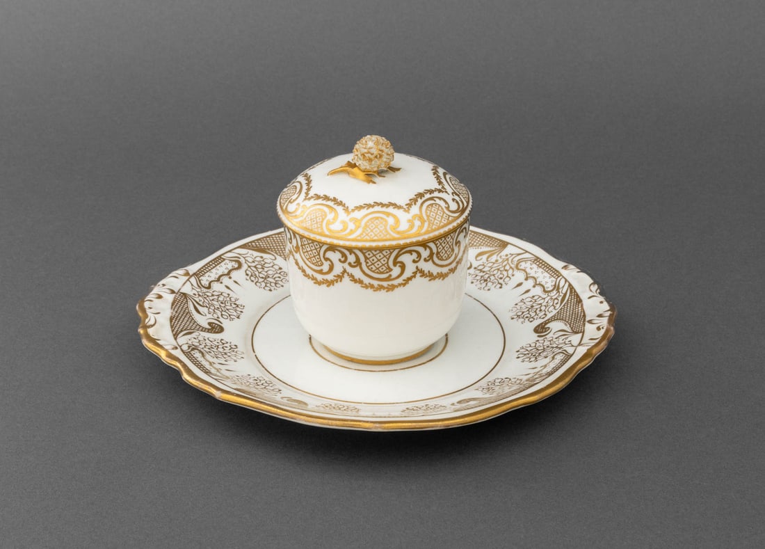 Sevres Porcelain Covered Jar and Saucer, 1773 (1 of 9)