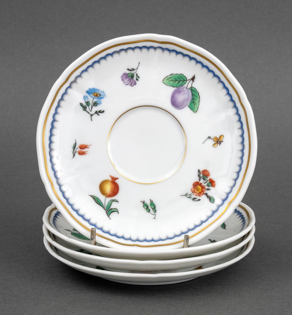 Richard Ginori Porcelain Service, 31 Pcs. - 11