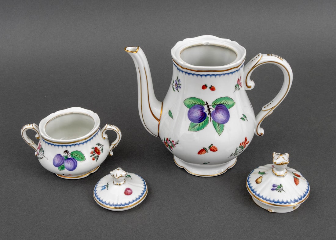 Richard Ginori Porcelain Service, 31 Pcs. - 20