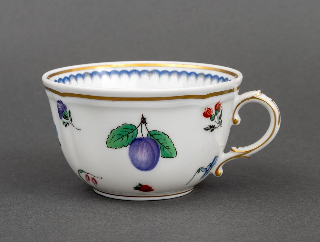 Richard Ginori Porcelain Service, 31 Pcs. - 3