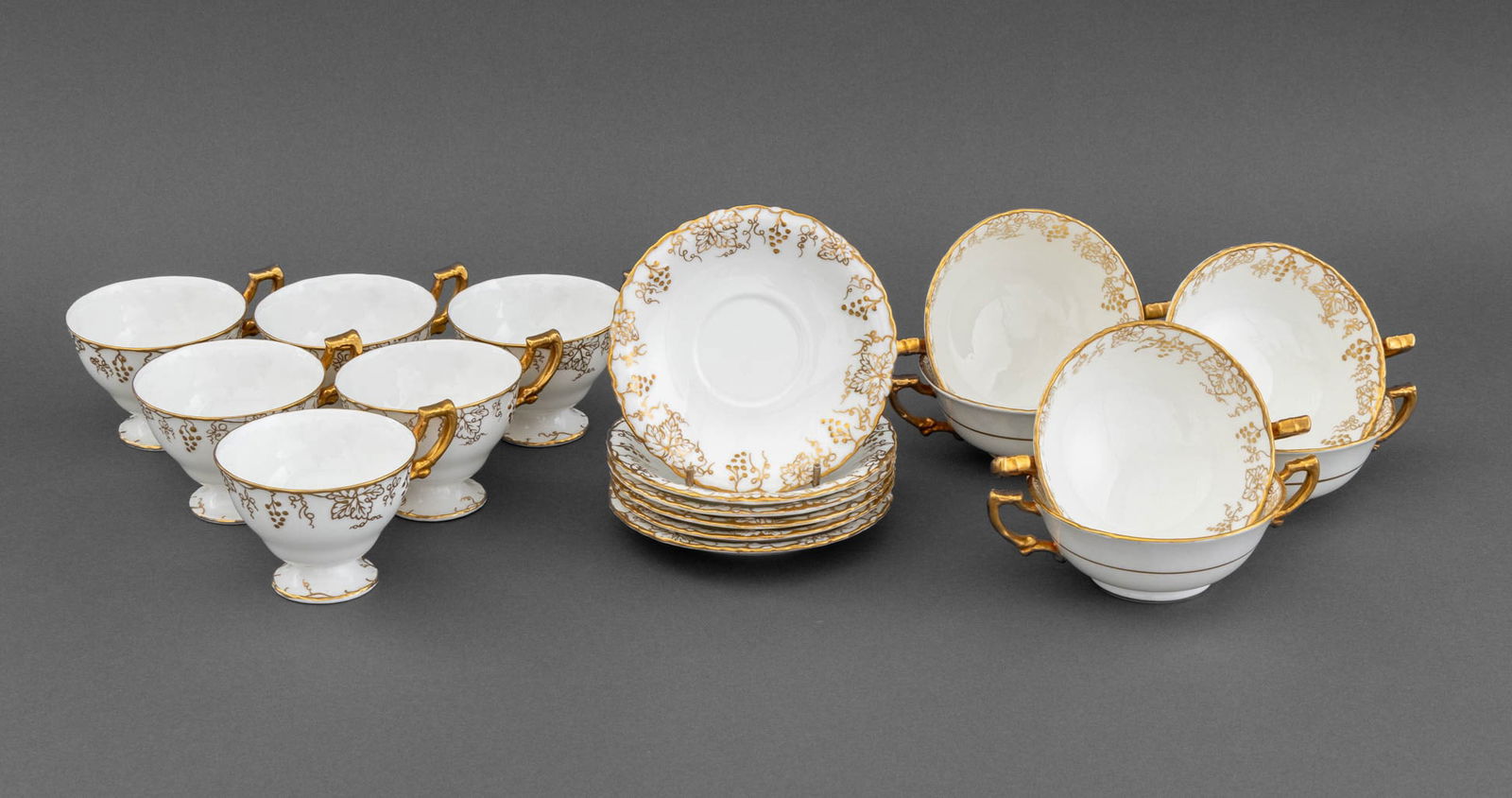 Royal Crown Derby "Vine" Porcelain Tea Service x 6 (1 of 14)