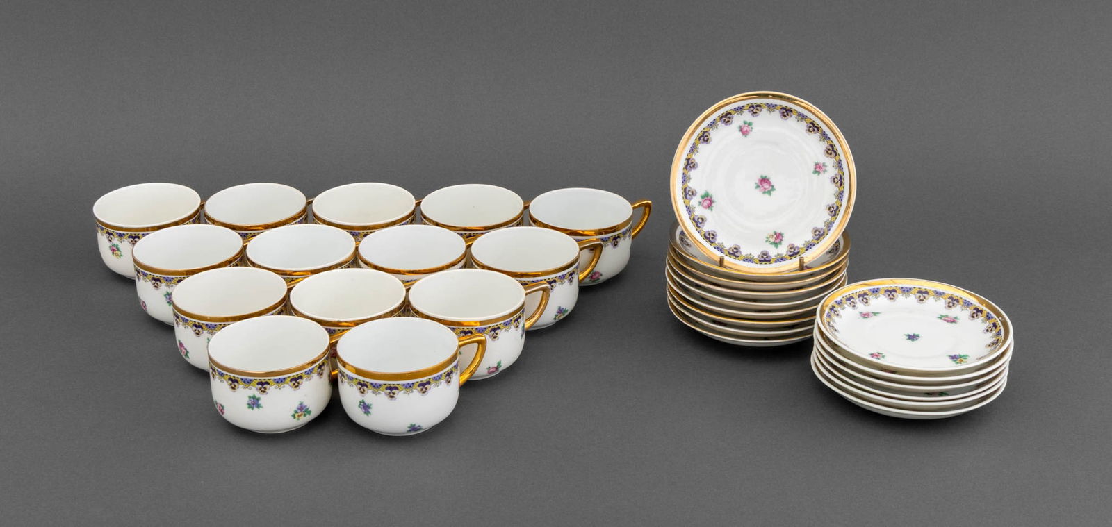 Victoria Floral Pattern Porcelain Tea Service, 29 (1 of 10)