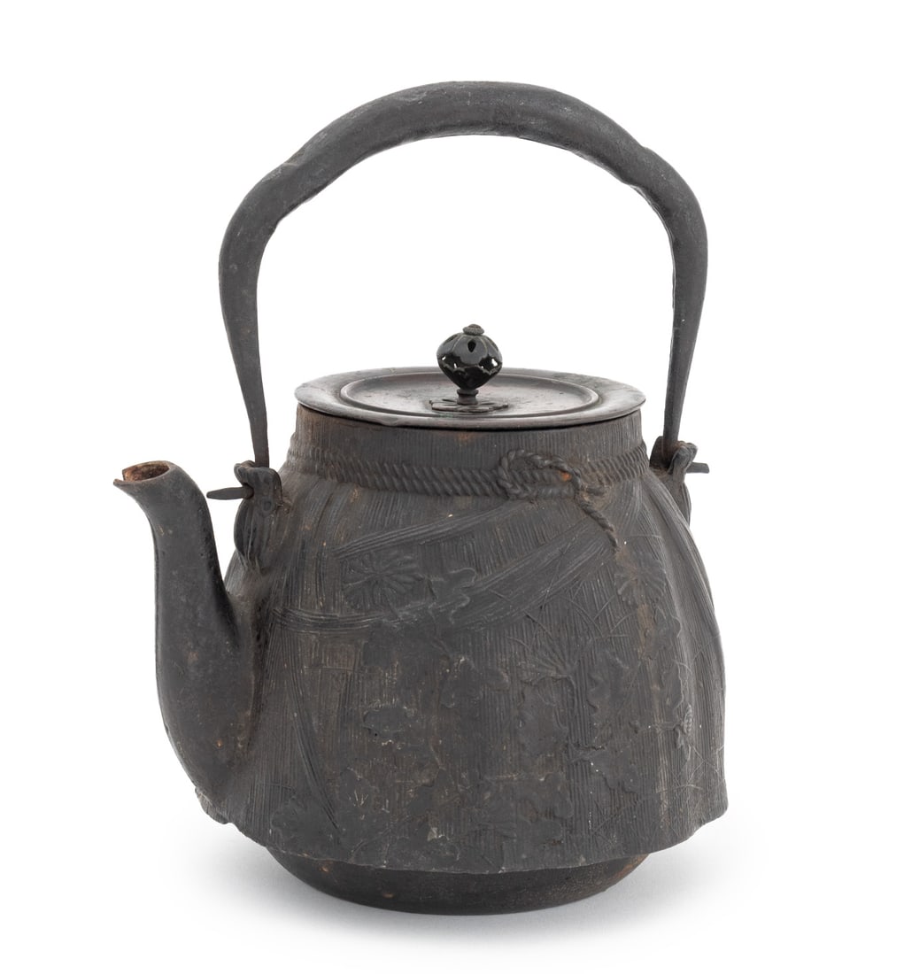 Japanese Iron Tetsubin Gourd Form Teapot (1 of 8)