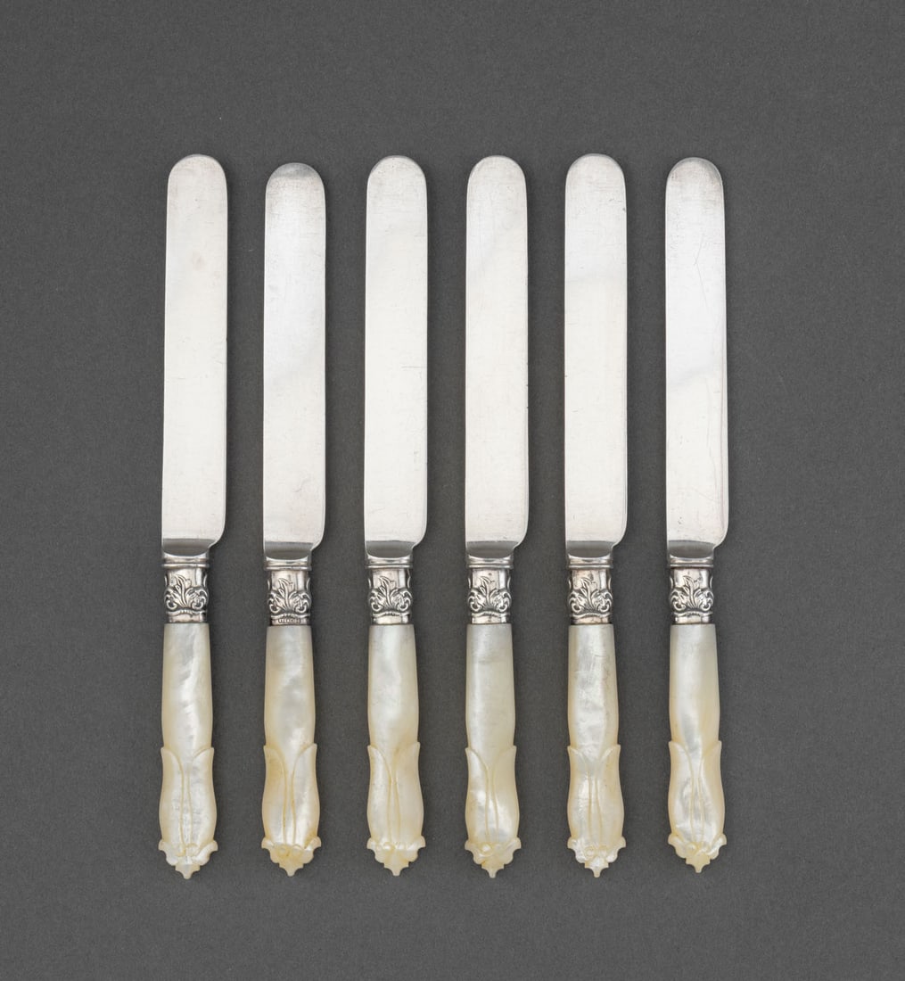 English Mother-of-Pearl Luncheon Knives, 6 (1 of 6)