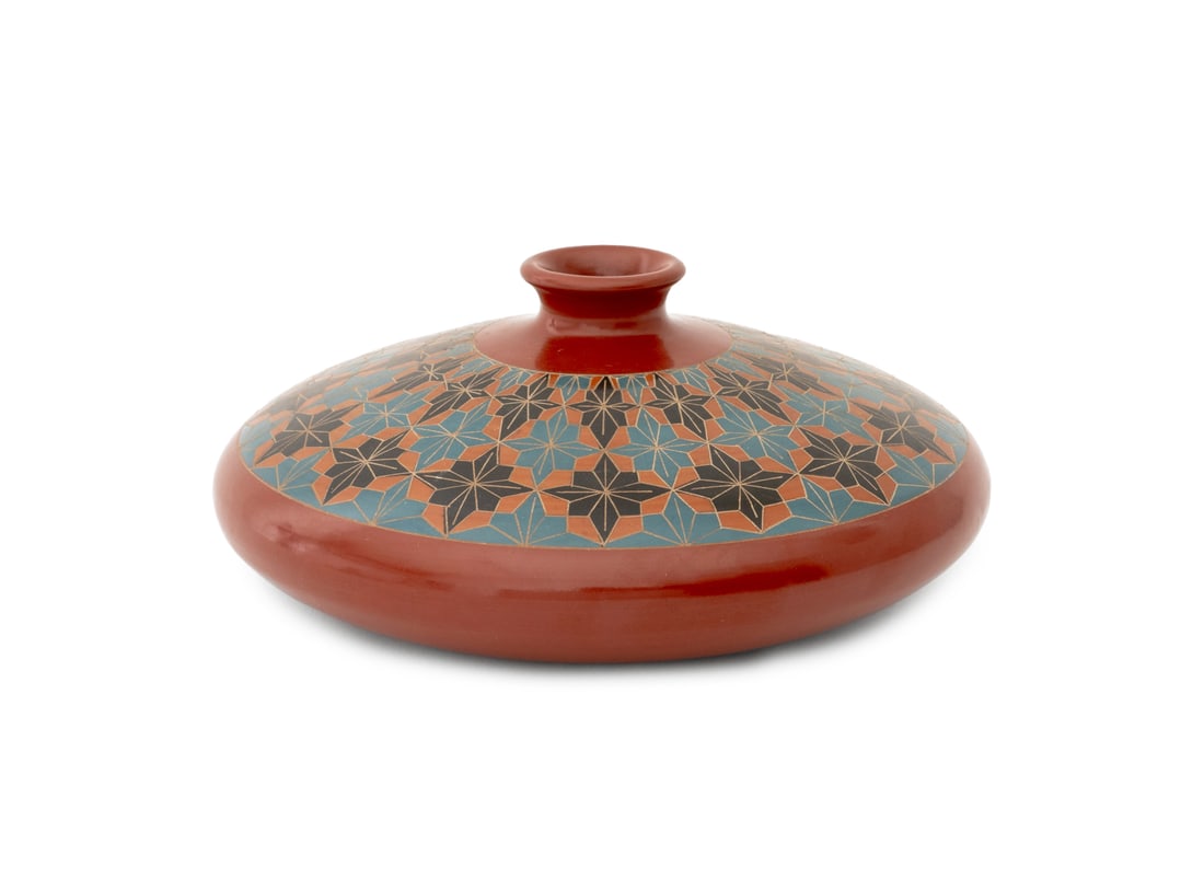 Nicaraguan Art Pottery Vase (1 of 8)