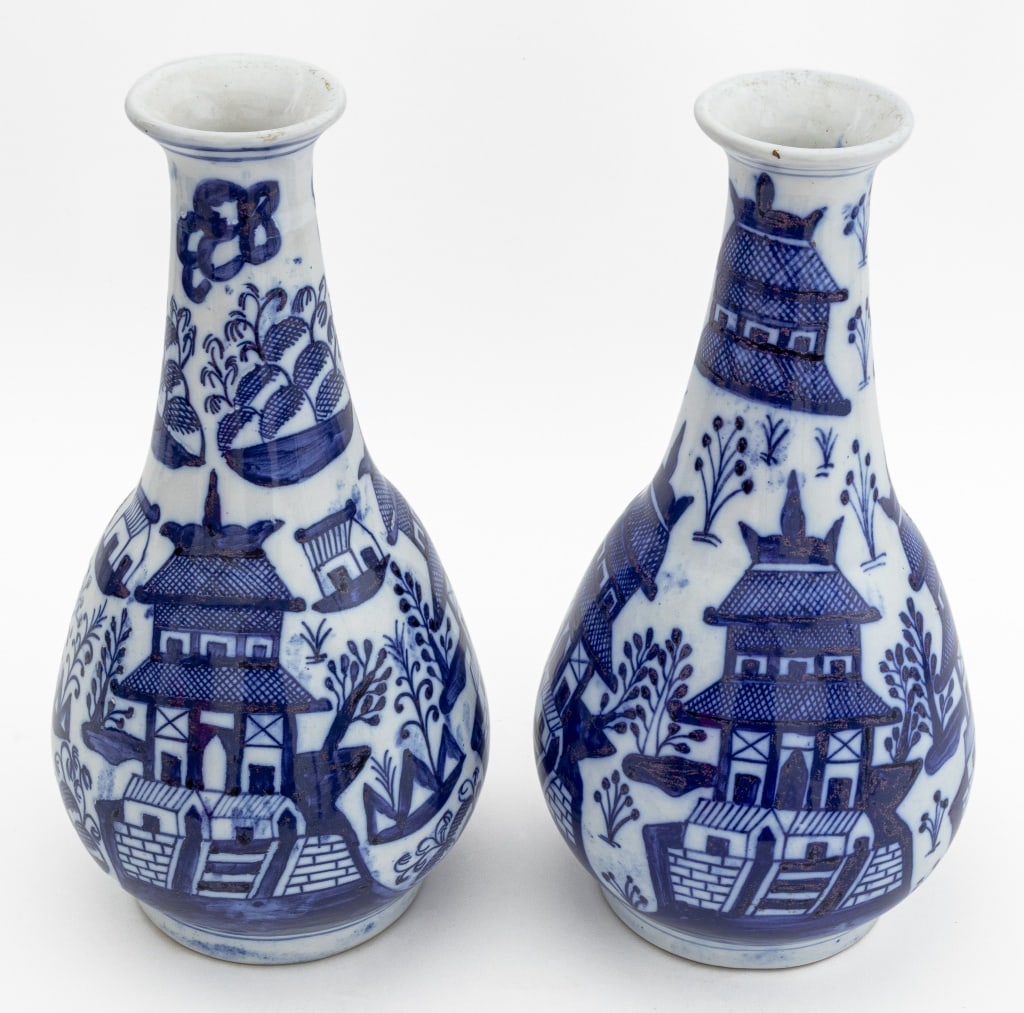 Chinese Blue and White Bottle Vases, Pair (1 of 6)