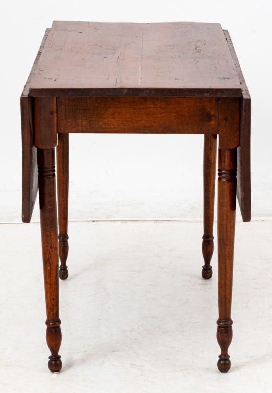 Sheraton Style Mahogany Drop Leaf Table, 19th C. - 2